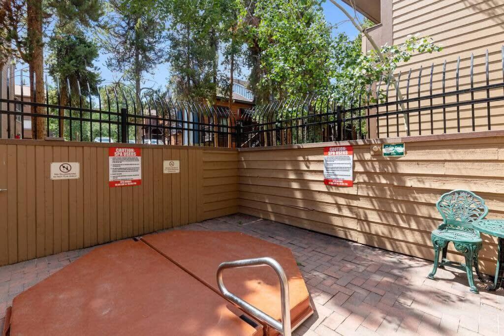 Downtown Chalet Close To Main St With Pool And Hot Tub Breckenridge Exteriör bild