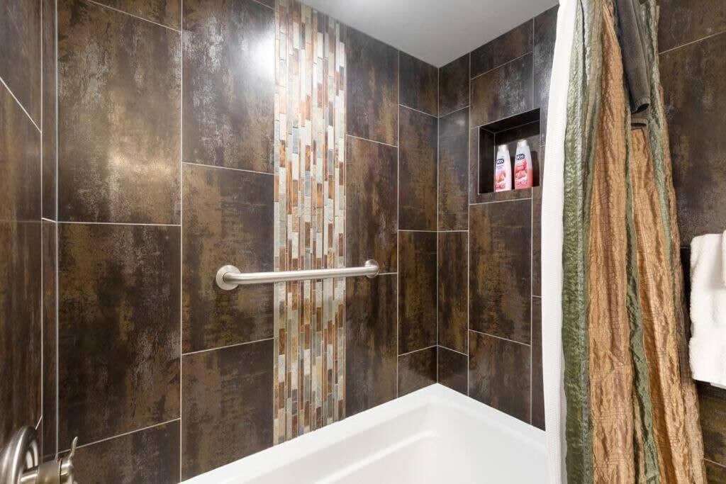 Downtown Chalet Close To Main St With Pool And Hot Tub Breckenridge Exteriör bild